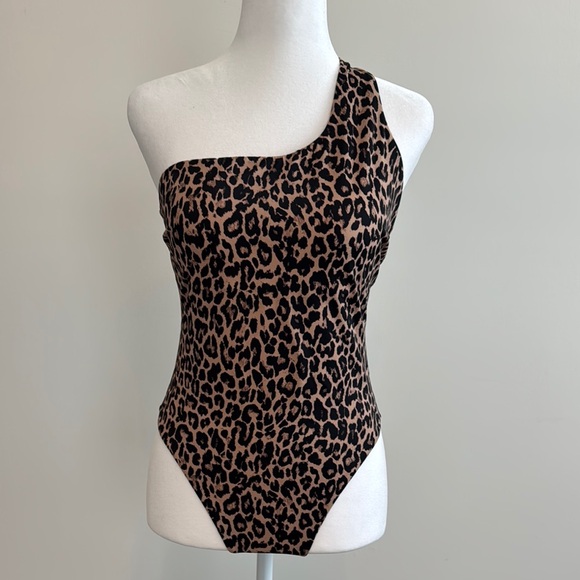 Victoria's Secret Leopard Print One-Shoulder One Piece - Picture 1 of 9